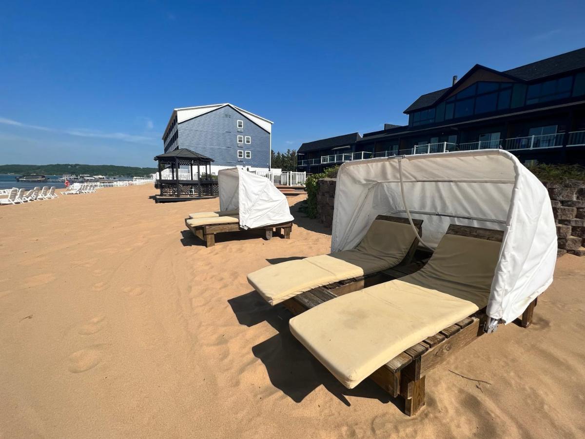 The Beach Haus - Traverse City Ngoại thất bức ảnh