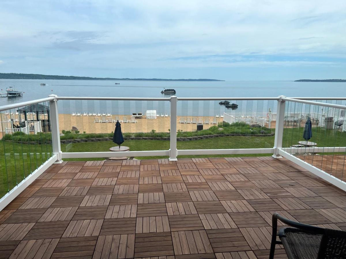 The Beach Haus - Traverse City Ngoại thất bức ảnh