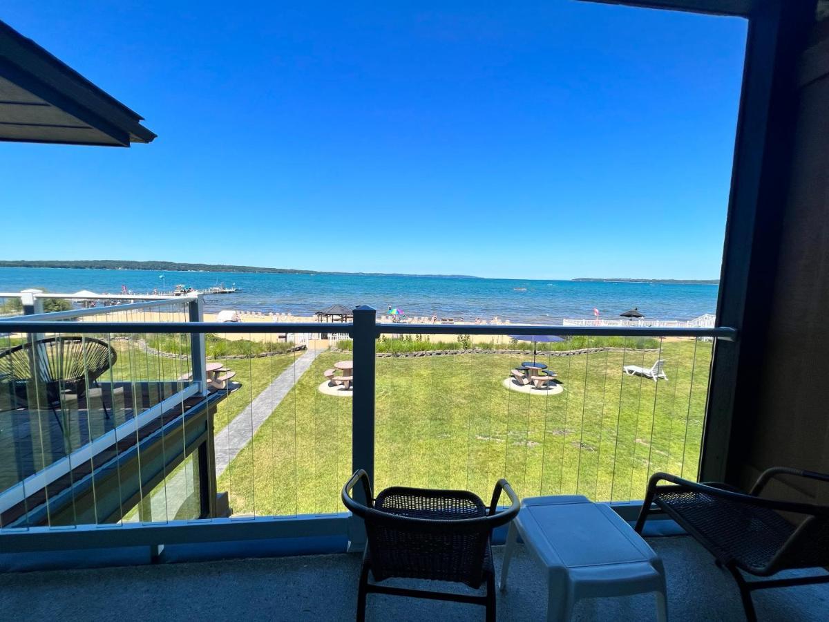 The Beach Haus - Traverse City Ngoại thất bức ảnh