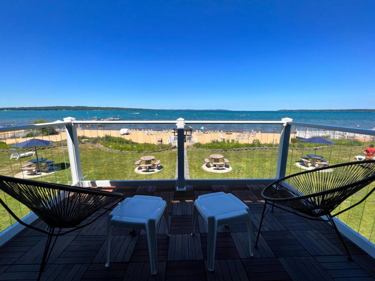 The Beach Haus - Traverse City Ngoại thất bức ảnh